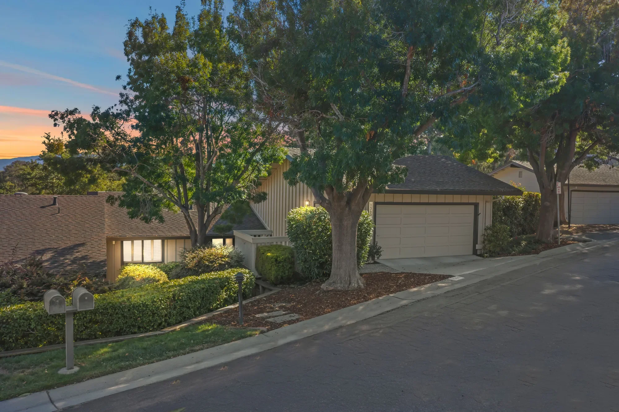1360 Trinity Drive , Menlo Park, CA 94025, Menlo Park, California, United States. - Photo 6