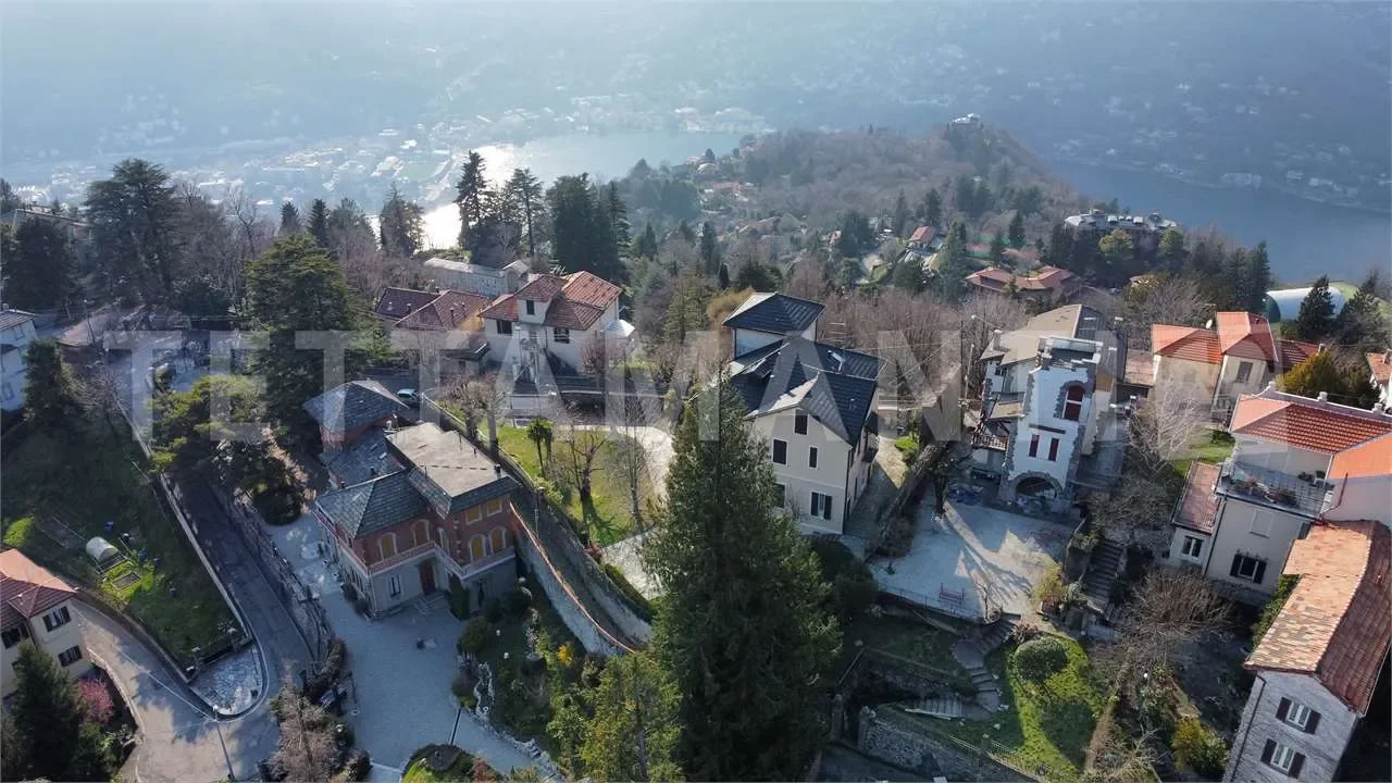 Brunate, Lombardy, Italy. - Photo 22