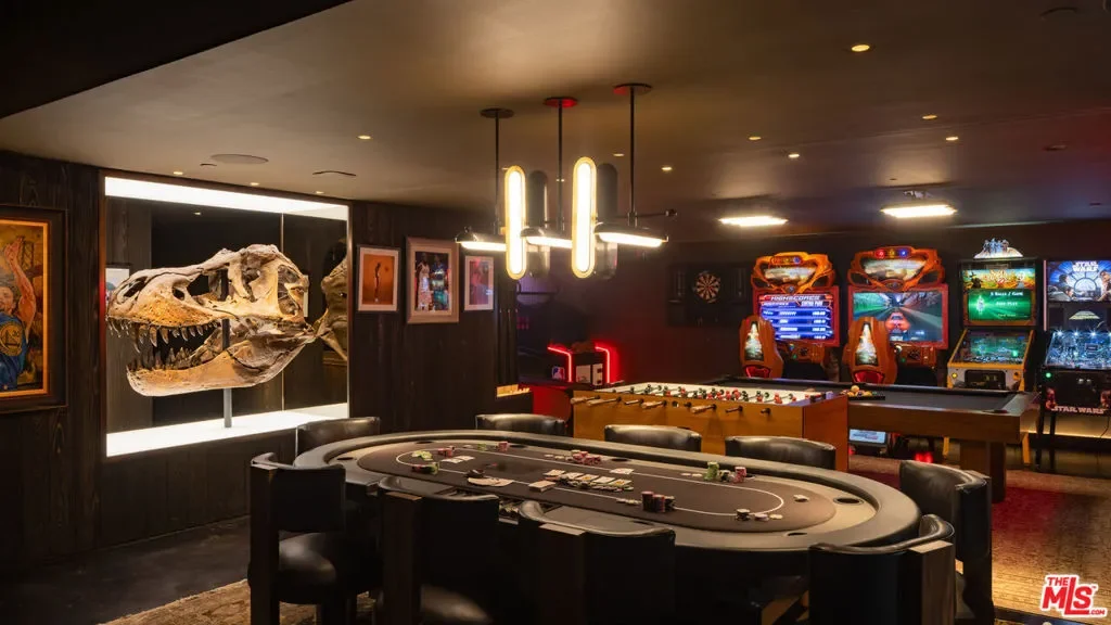 859 Woodacres Road, Santa Monica, California, United States. - Photo 35