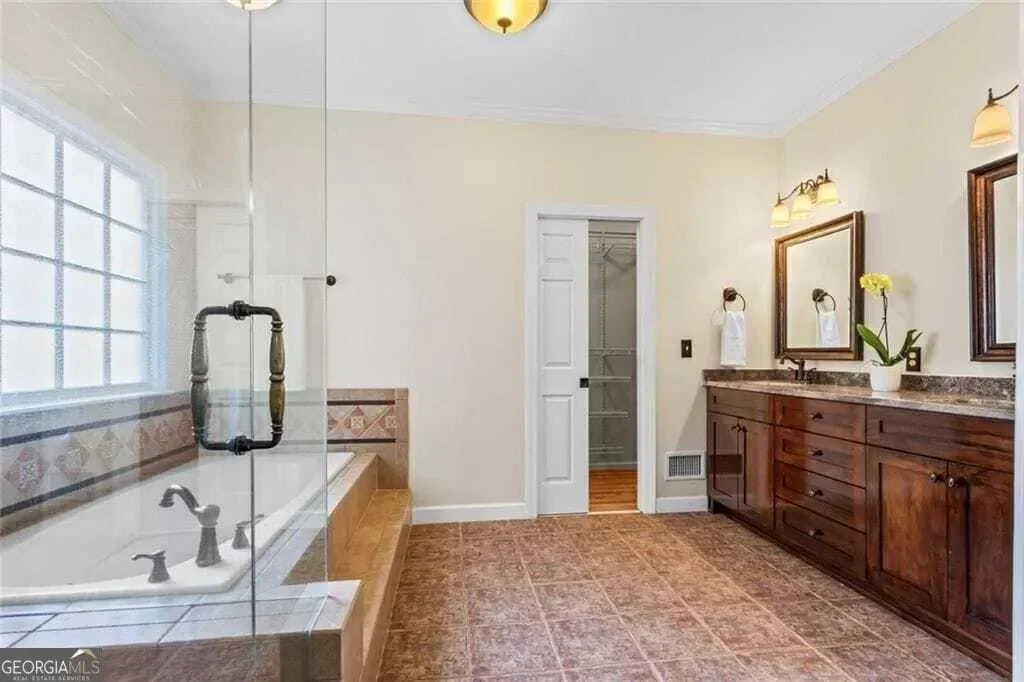 Gallery photo 5