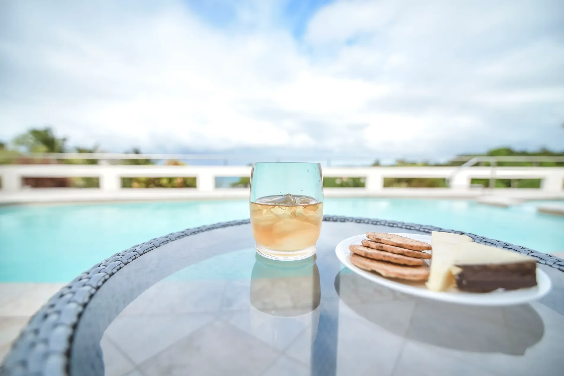 Exterior photo 3