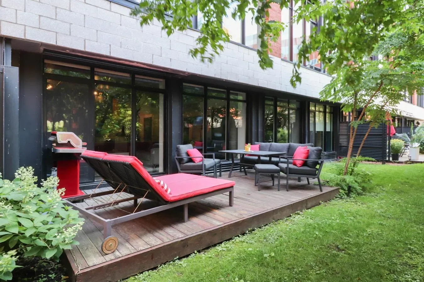 555, Rue de la Commune Ouest, Montréal, Quebec, Canada. - Photo 10