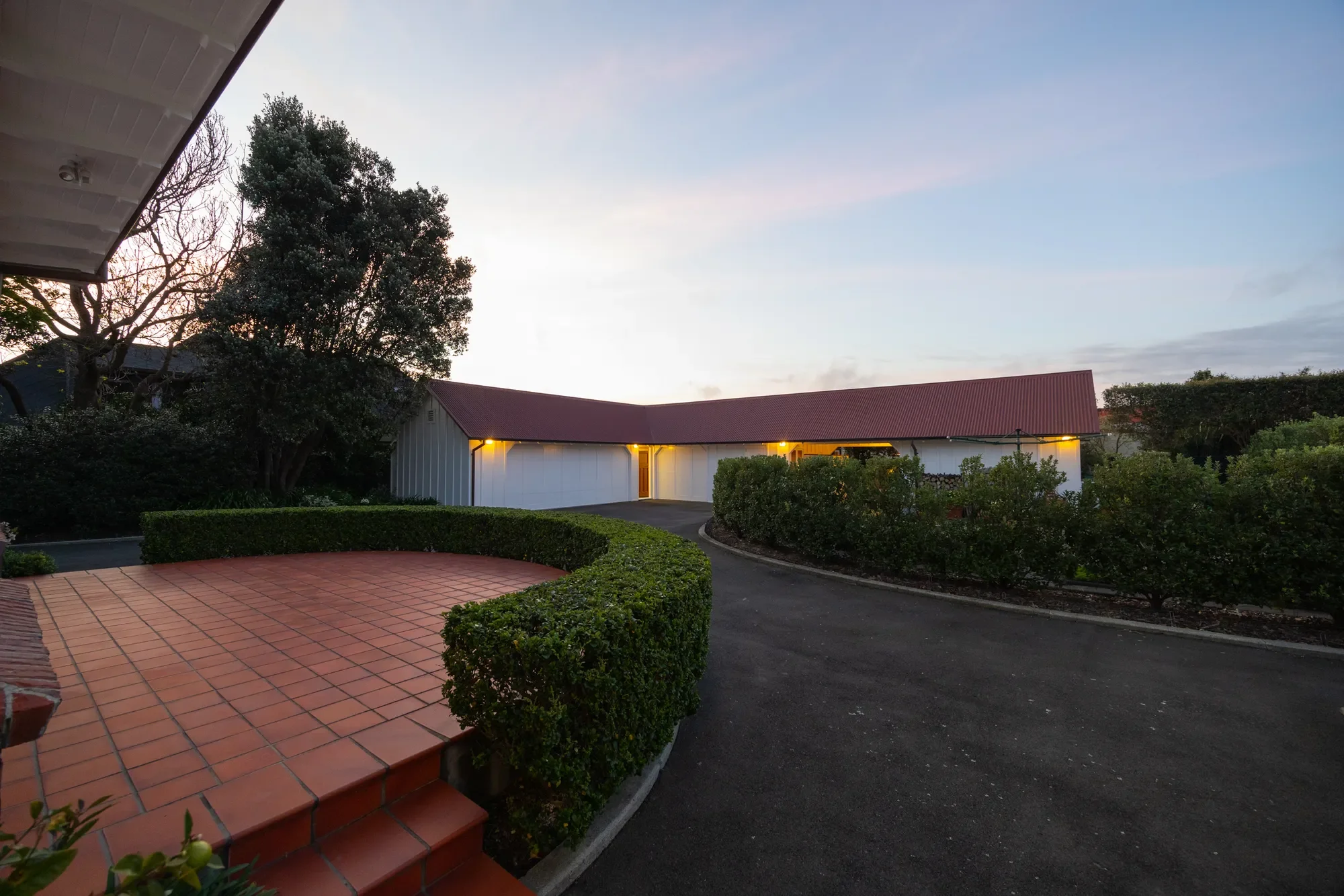 Exterior photo 9