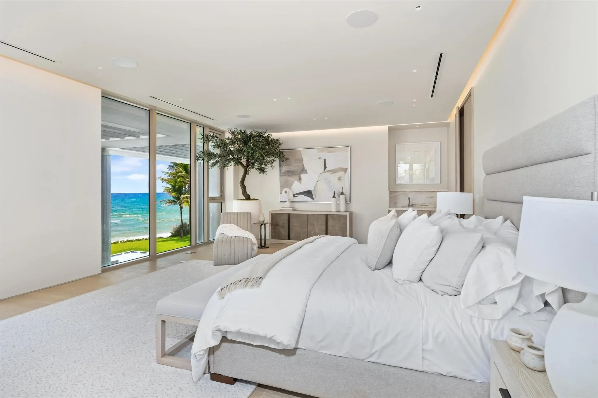 1460 S Ocean Boulevard, Lantana, Florida, United States. - Photo 17