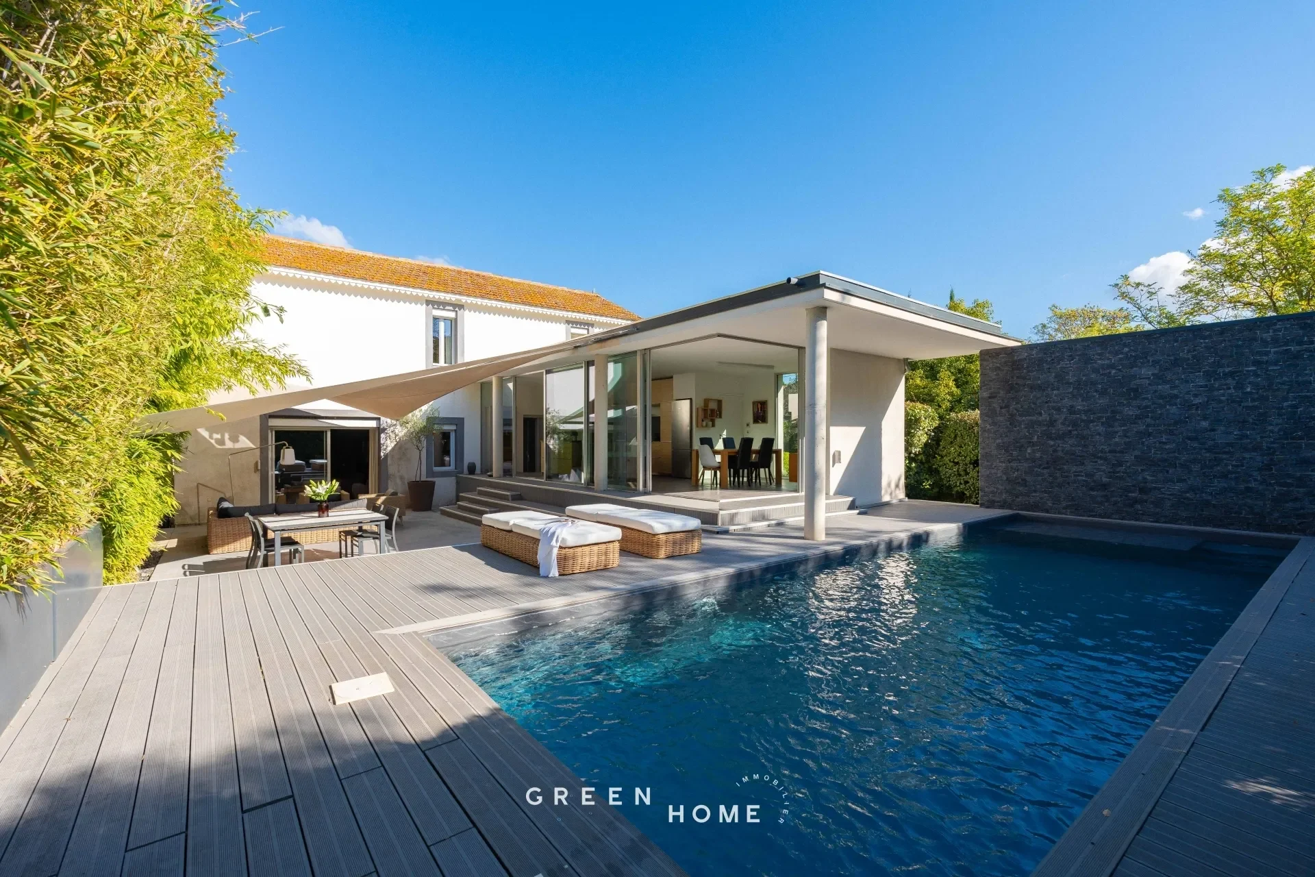 Exterior photo 7