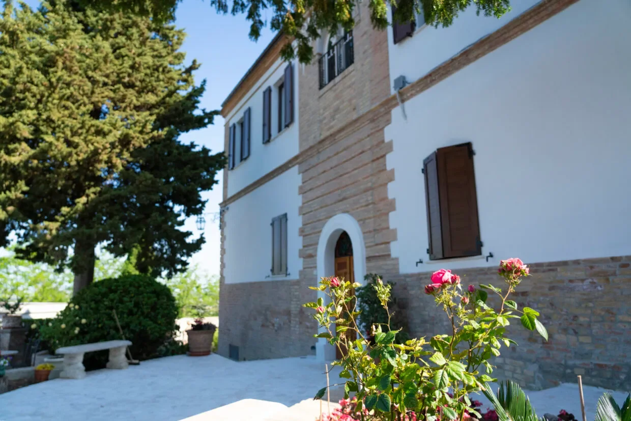 Exterior photo 7