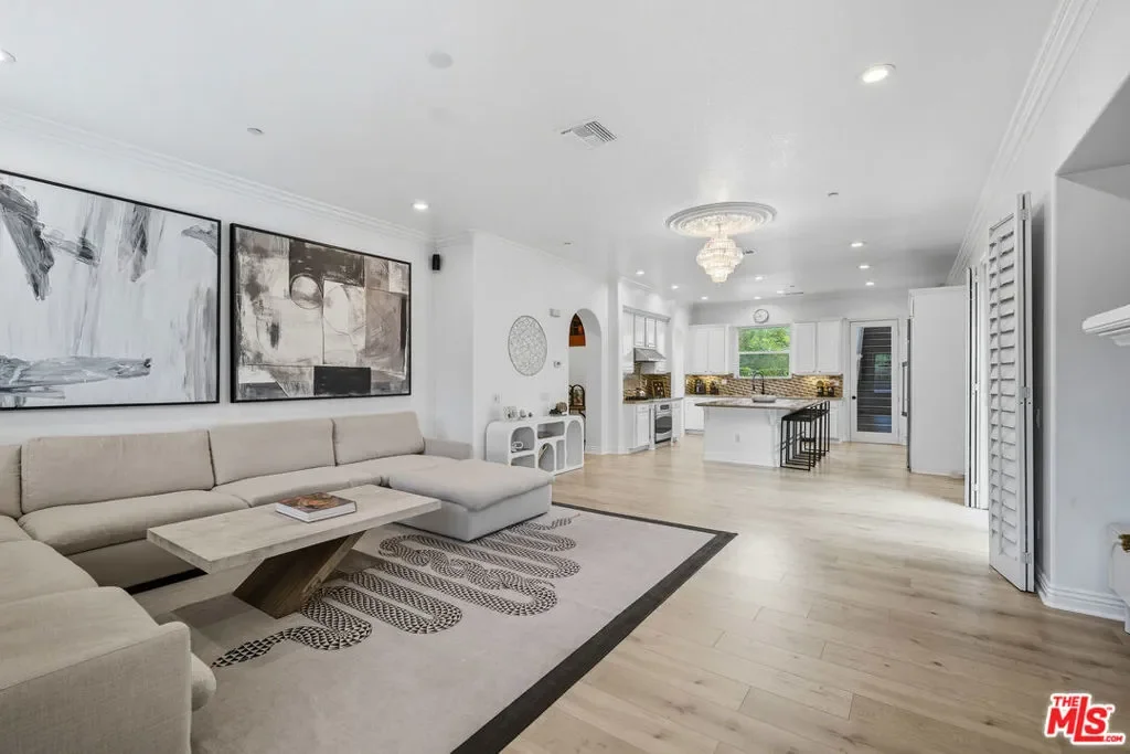 22074 Sagebrook Road, Los Angeles, California, United States. - Photo 9