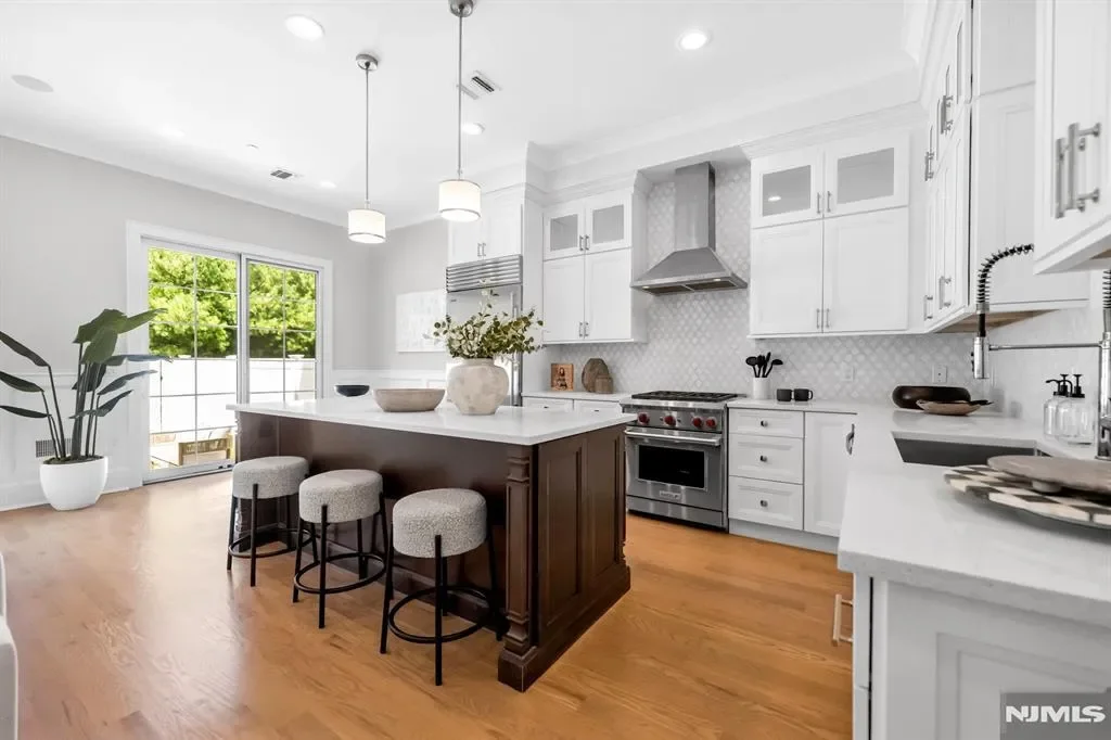16 Gabriel Court #16, Paramus, New Jersey, United States. - Photo 6