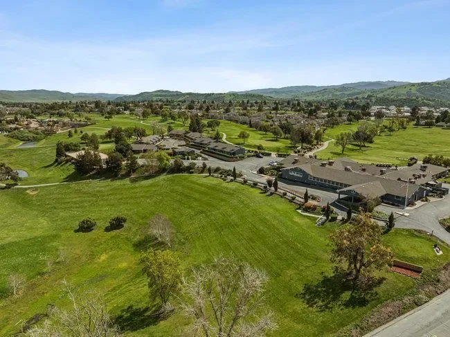 725 Ridgemark Drive, Hollister, CA 95023, Hollister, California, United States. - Photo 95