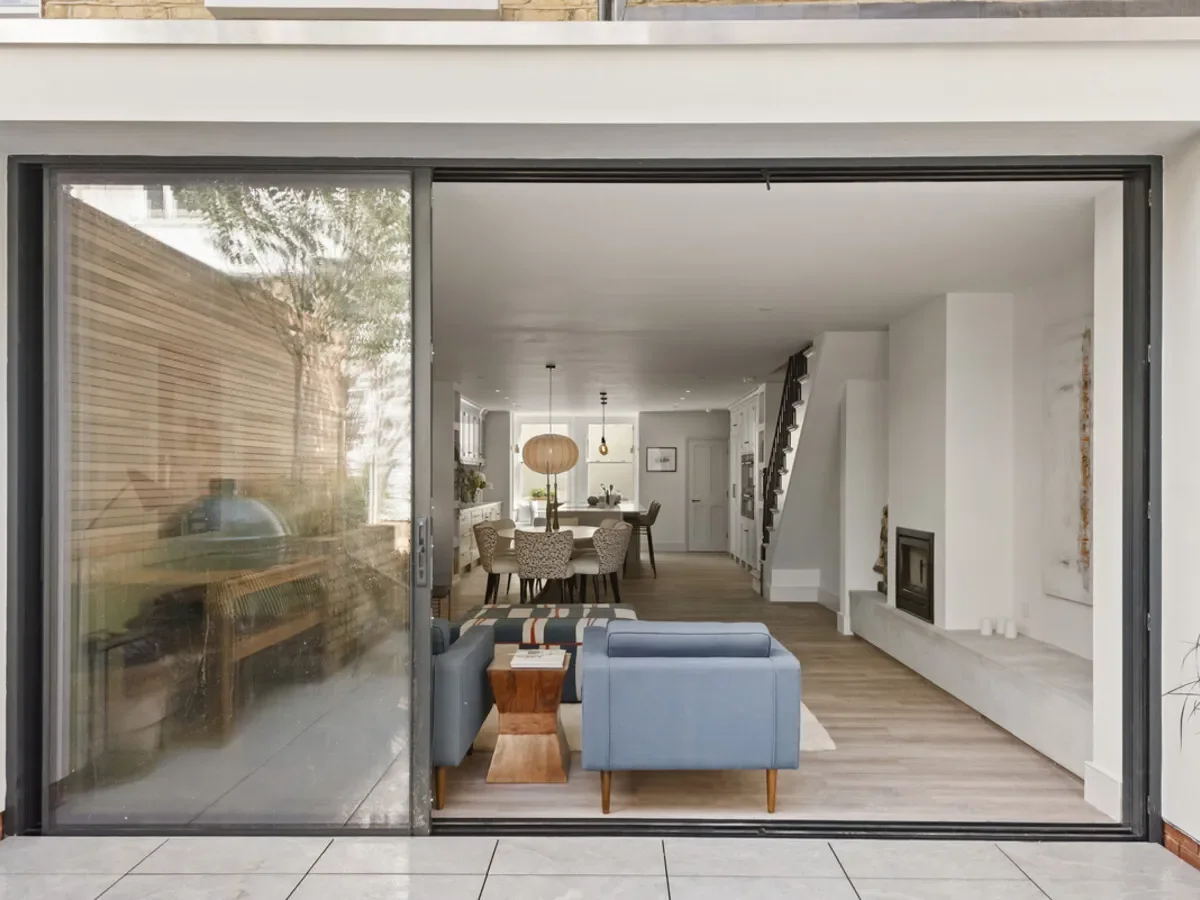 Lakeside Road, London, W14, London, England, United Kingdom. - Photo 15