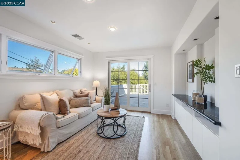 33 Altamount Drive, Orinda, California, United States. - Photo 25