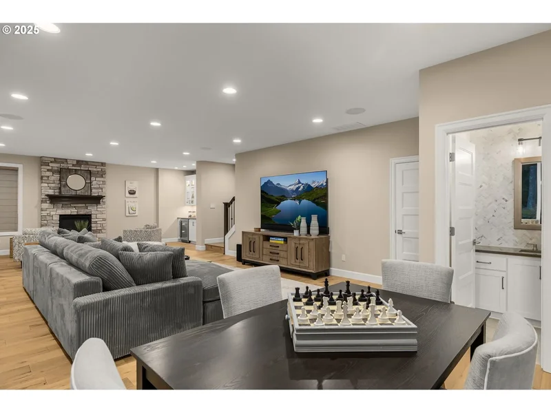 11841 NW MELLRIDGE LN, Portland, OR, 97229, USA, Portland, Oregon, United States. - Photo 32