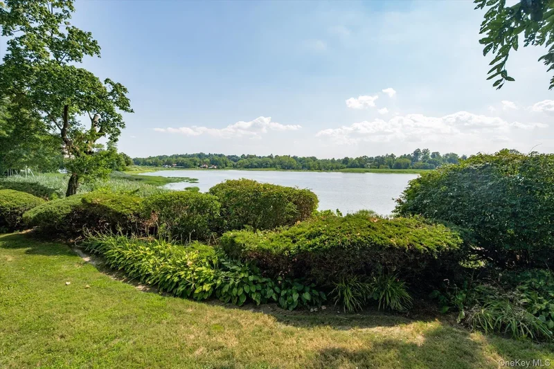 6 Shore Drive, Great Neck, NY 11021, Great Neck, New York, United States. - Photo 5