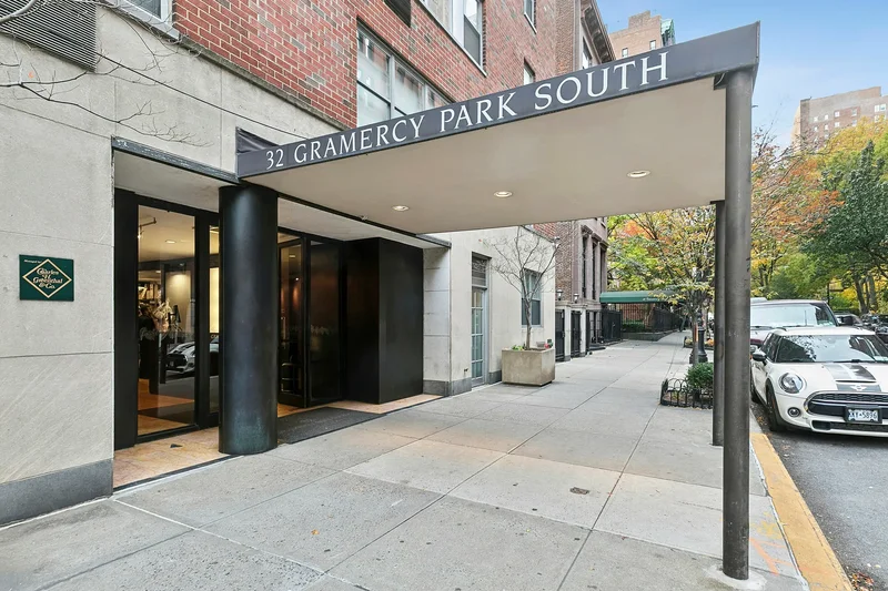 GRAMERCY PARK SOUTH, New York, New York, United States. - Photo 10