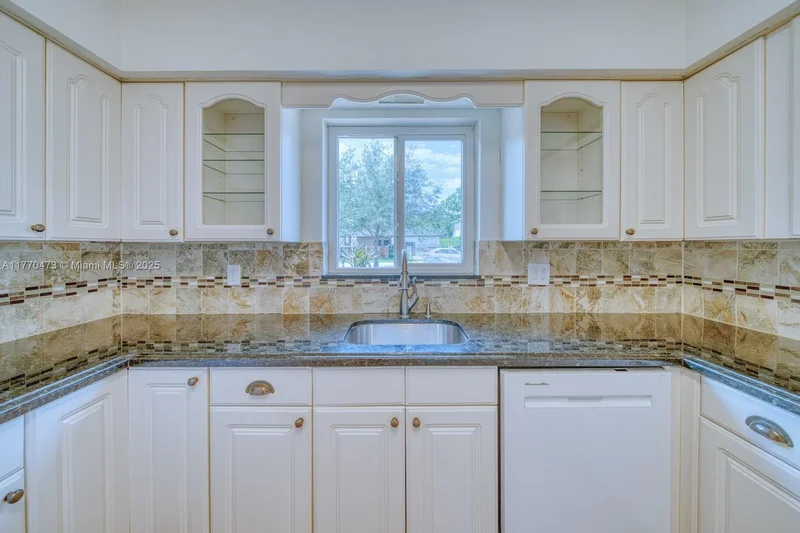 1435 Blue Rd, Coral Gables, Florida, United States. - Photo 12