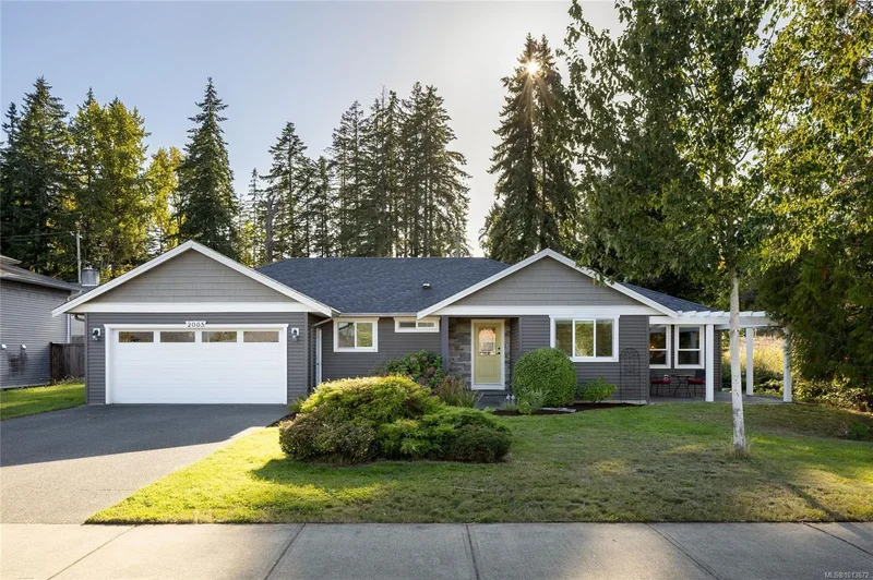 A rancher that offers comfort, peace and ideal location!