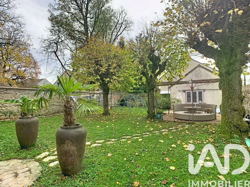 Saint-Germain-lès-Corbeil, Île-de-France, France. - Photo 11
