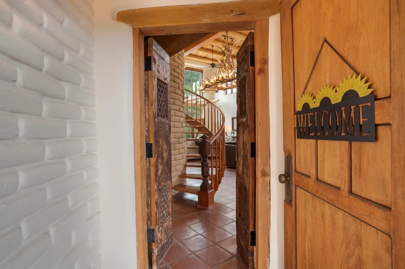 98 La Barbaria Trail, Santa Fe, NM 87505, Santa Fe, New Mexico, United States. - Photo 9