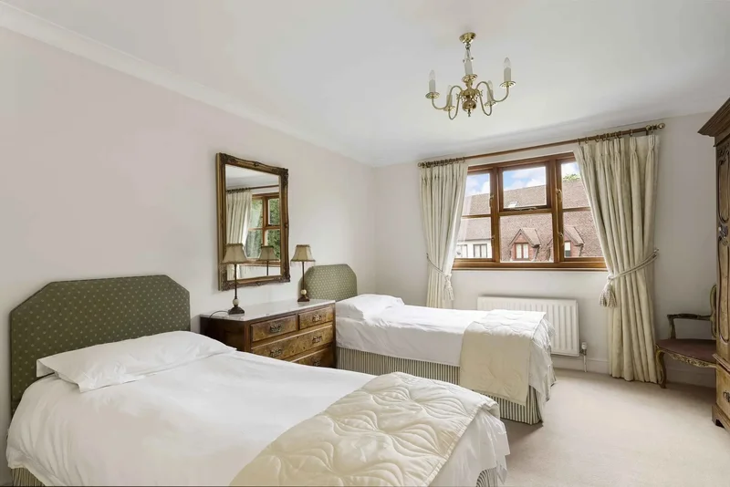 High Coombe Place, Kingston upon Thames, England, United Kingdom. - Photo 14