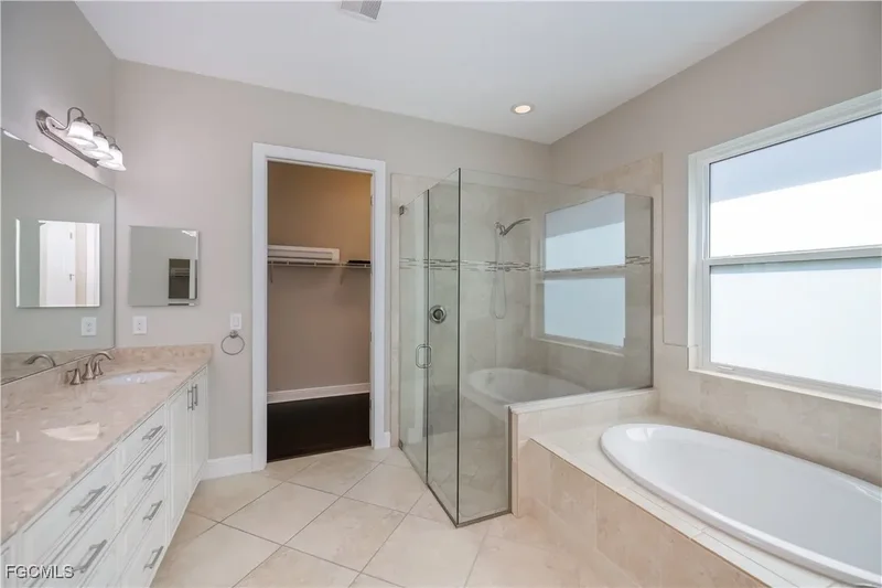 11618 Giulia Drive, Fort Myers, FL 33913, Miromar Lakes, Florida, United States. - Photo 24