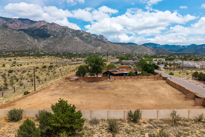 12519 ELENA Drive NE, Albuquerque, NM 87122, Albuquerque, New Mexico, United States. - Photo 2
