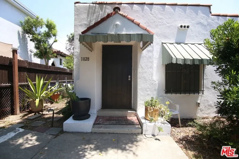 1028 N Hayworth Avenue, Los Angeles, California, United States. - Photo 16