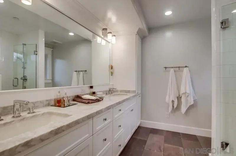 240 B Avenue, Coronado, California, United States. - Photo 29