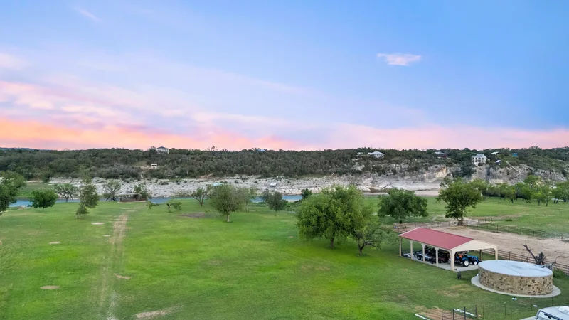 481 Chimney Cove Drive , Marble Falls, TX 78654, Marble Falls, Texas, United States. - Photo 34