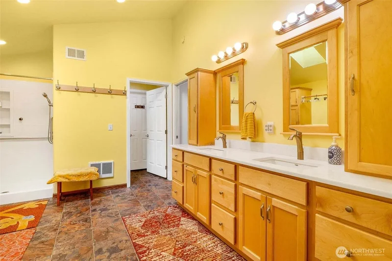 11801 Road K Ne, Moses Lake, WA 98837, Moses Lake, Washington, United States. - Photo 19