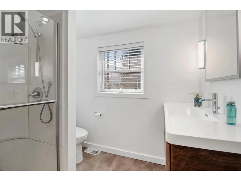 1060 Pleasant Street, Kamloops, British Columbia, Canada. - Photo 30