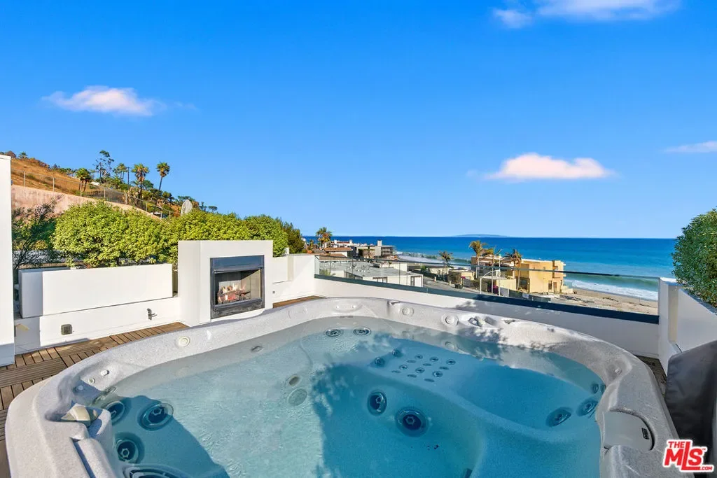 22065 Pacific Coast Highway 7, Malibu, California, United States. - Photo 29