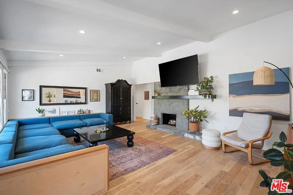 4406 Don Diablo Drive, Los Angeles, California, United States. - Photo 24