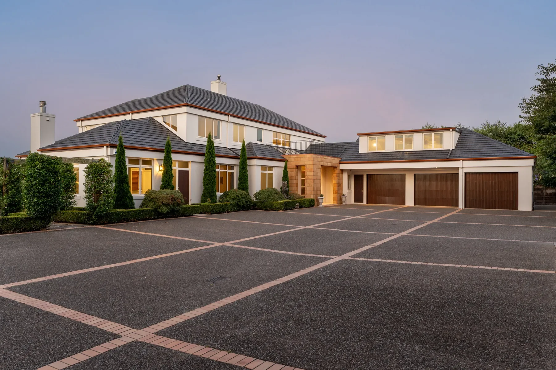 Exterior photo 3