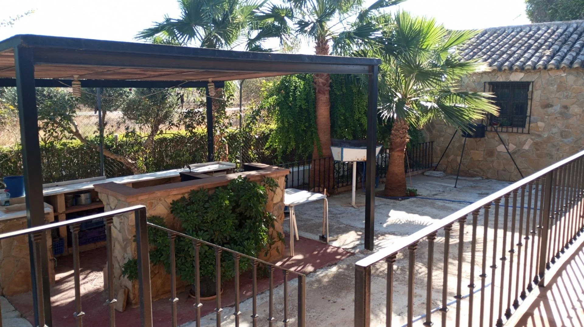 Exterior photo 7