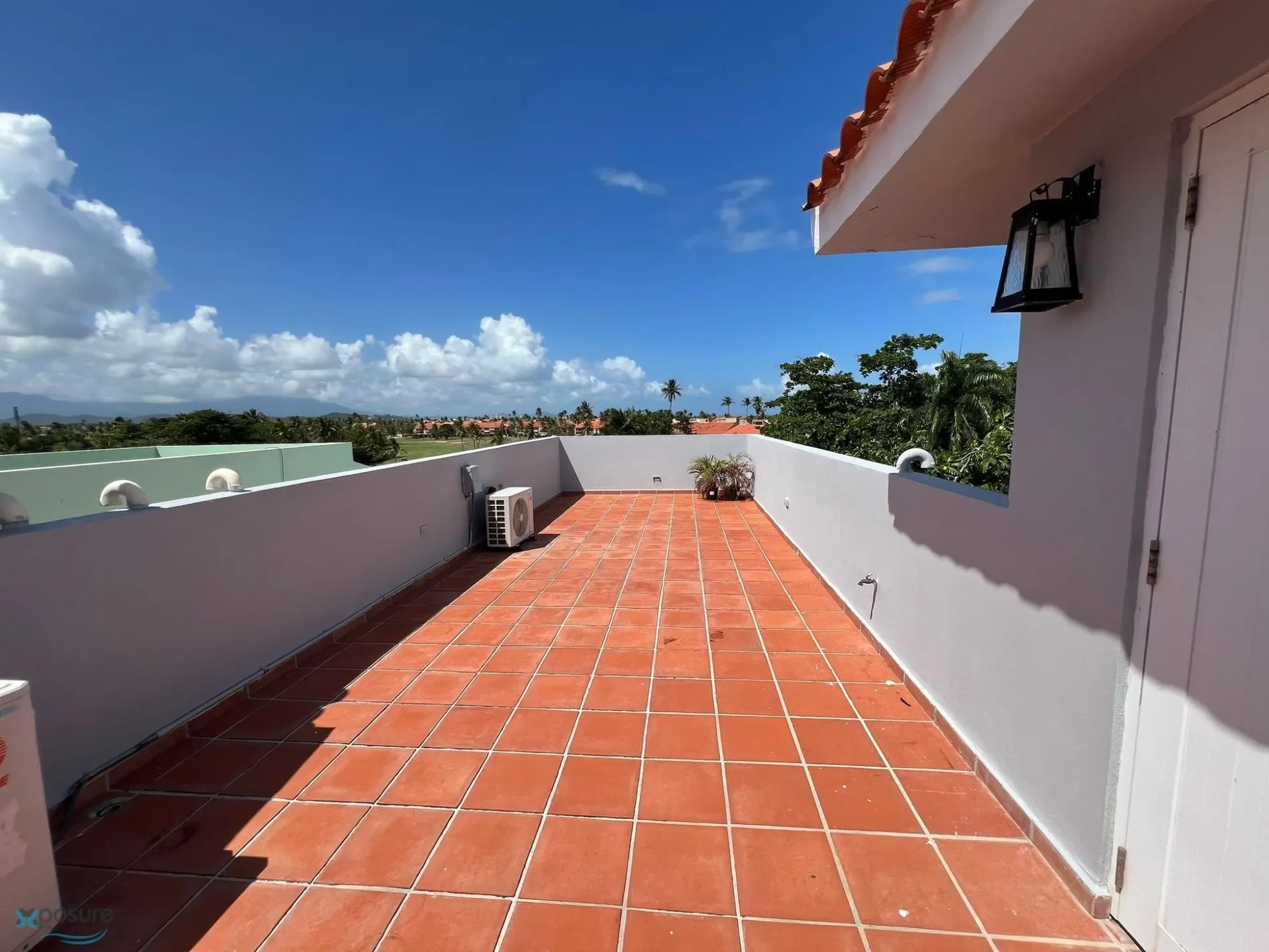 Exterior photo 12