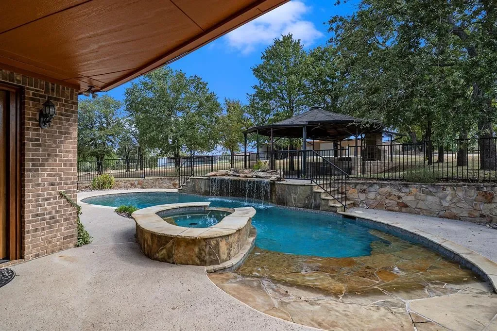 112 Bonita Drive, Springtown, Texas, United States. - Photo 31
