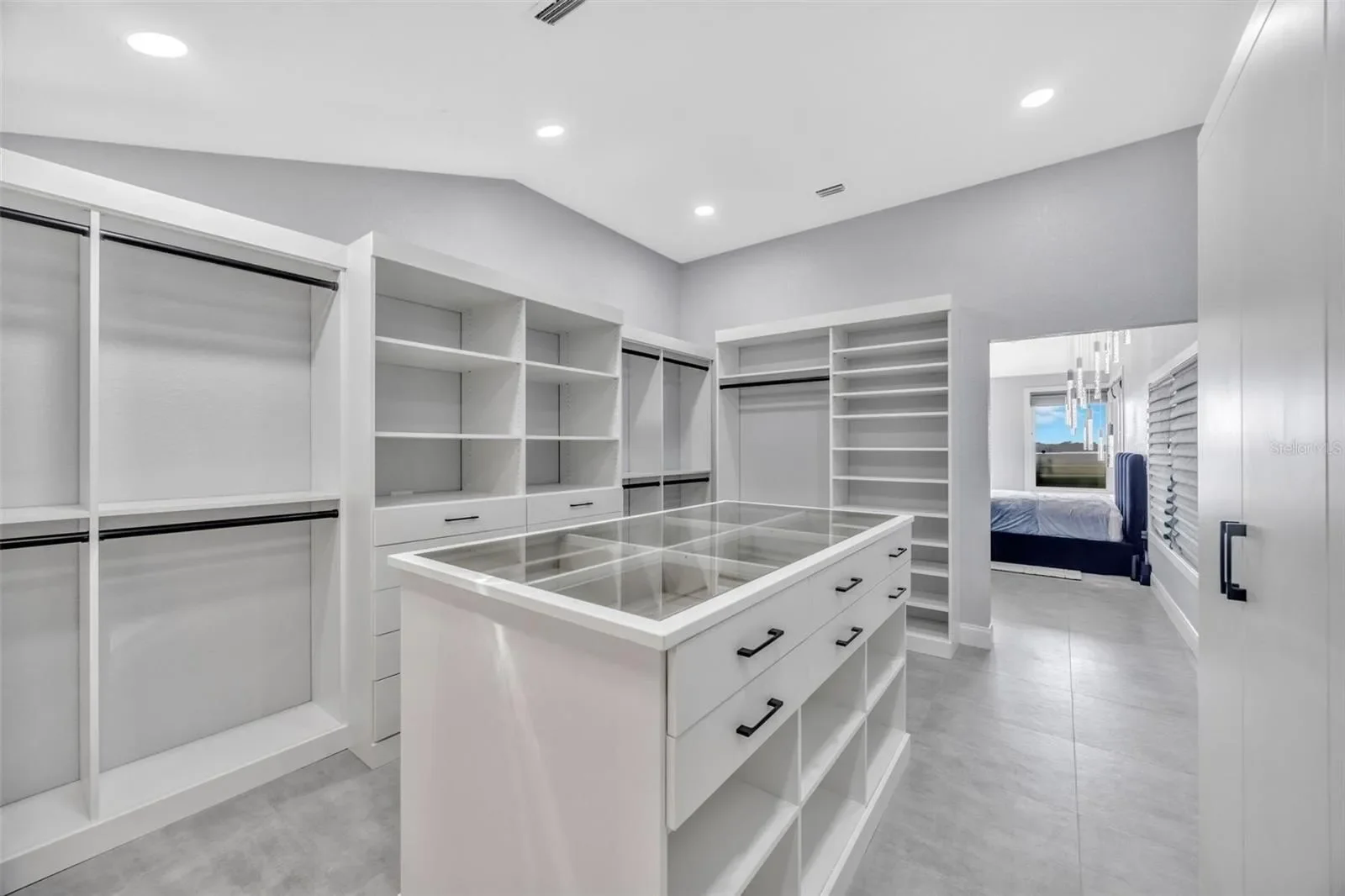 8400 35TH AVENUE N, ST PETERSBURG, FL, 33710, USA, St. Petersburg, Florida, United States. - Photo 39