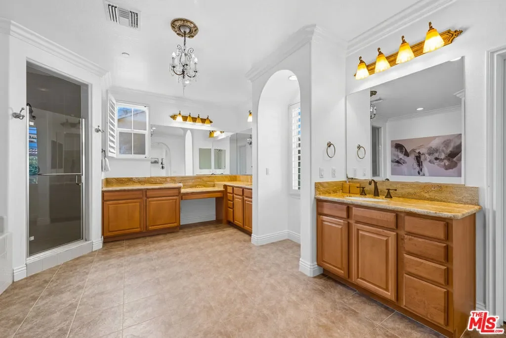 22074 Sagebrook Road, Los Angeles, California, United States. - Photo 19