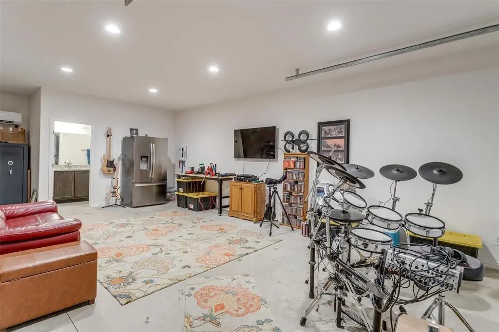 140 Lone Elm Road, Midlothian, Texas, United States. - Photo 30