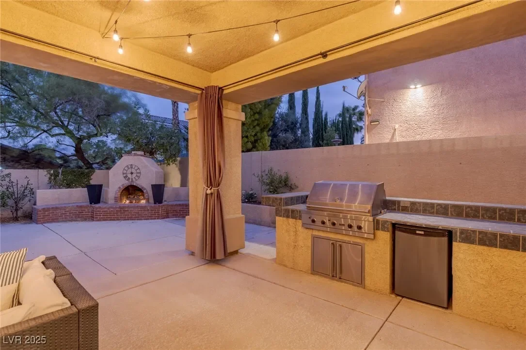 8095 Dark Hollow Place, Las Vegas, Nevada, United States. - Photo 69
