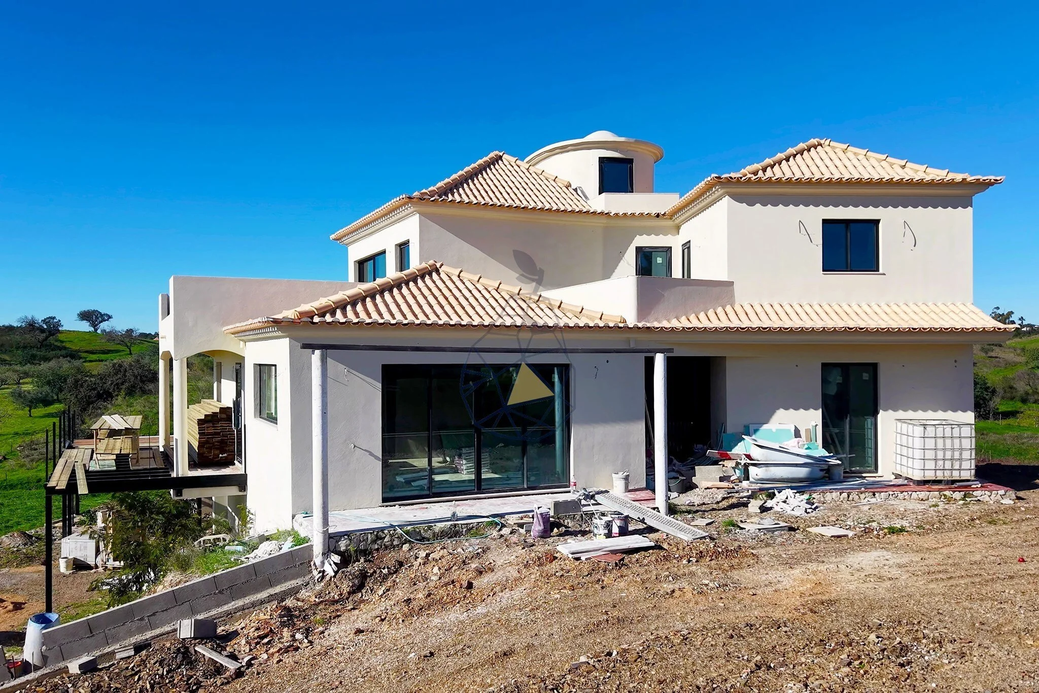 Exterior photo 6