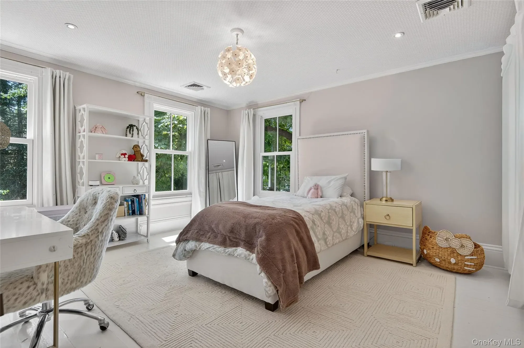 19 E Williston Avenue , East Williston, NY 11596, East Williston, New York, United States. - Photo 27