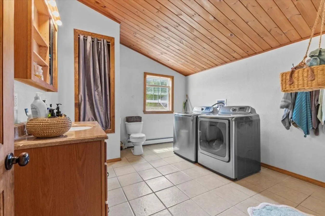 2455 US-9, Schroon Lake, New York, United States. - Photo 15