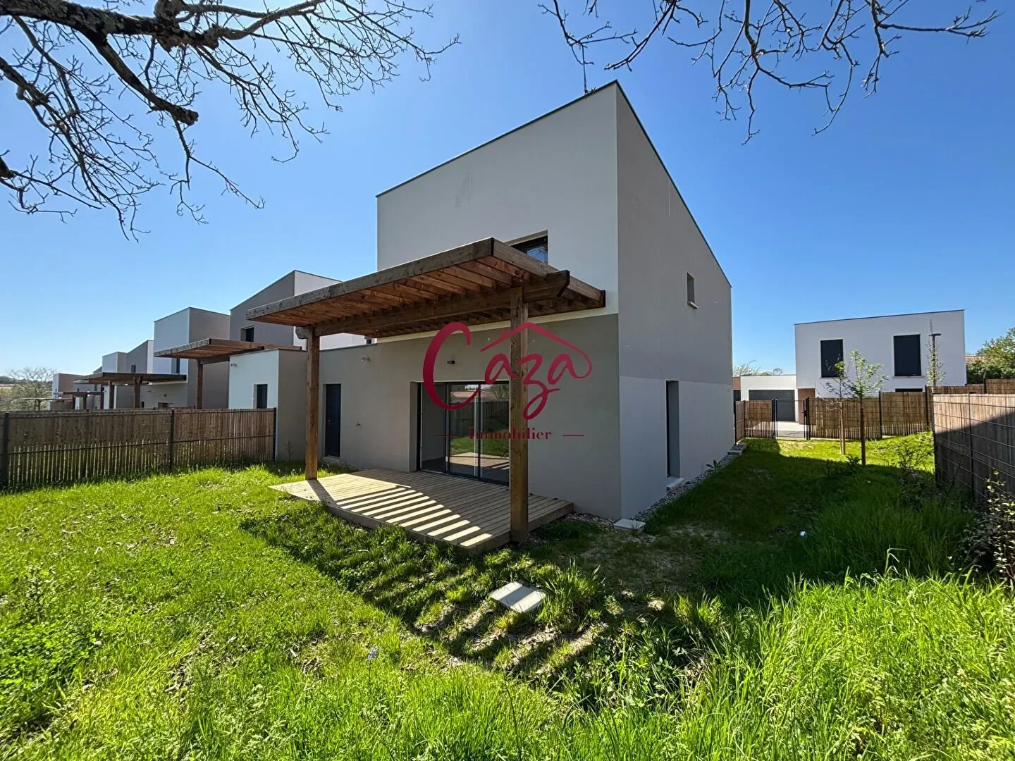 Exterior photo 2