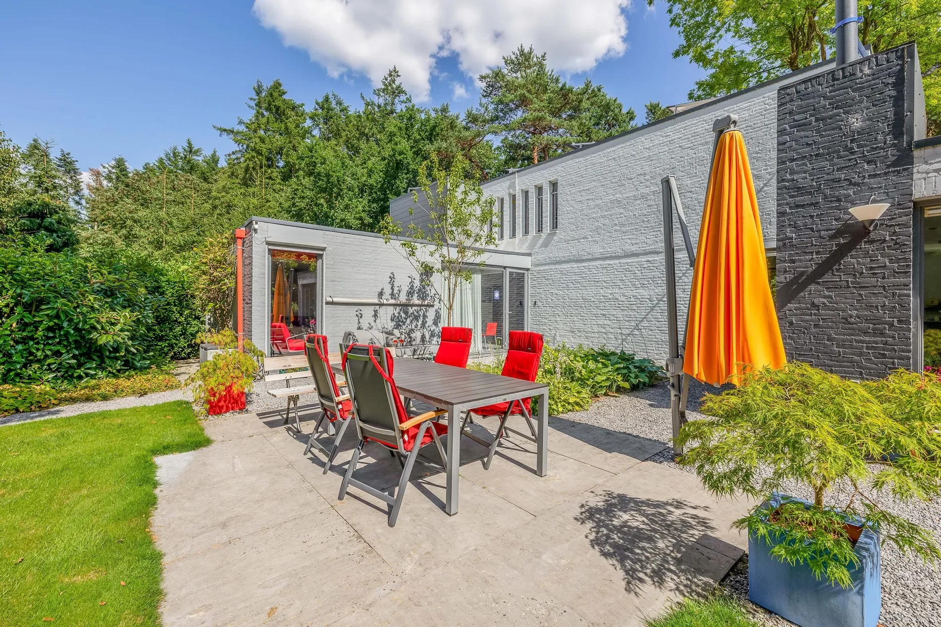 Exterior photo 11