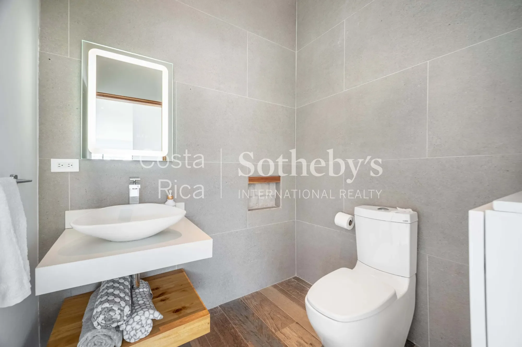 Gallery photo 6