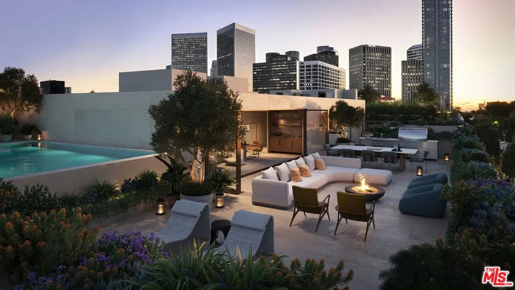 9900 S Santa Monica Boulevard PHE, Beverly Hills, California, United States. - Photo 11