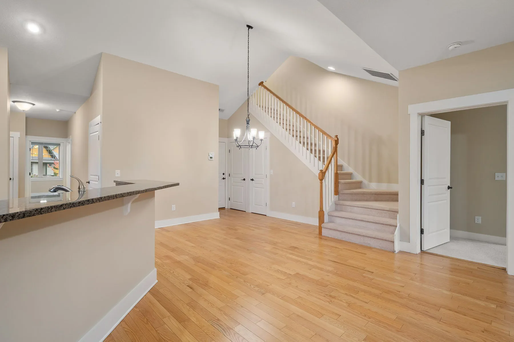 22 Craftsman View Drive, Asheville, NC 28804, Asheville, North Carolina, United States. - Photo 3