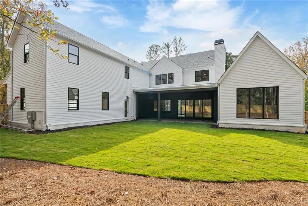 Exterior photo 11
