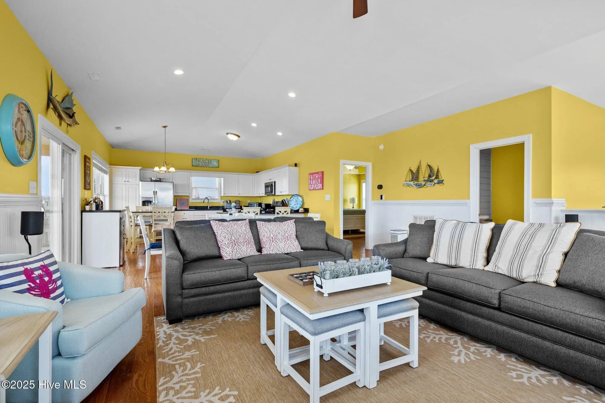 2414 Ocean Drive, Emerald Isle, North Carolina, United States. - Photo 2
